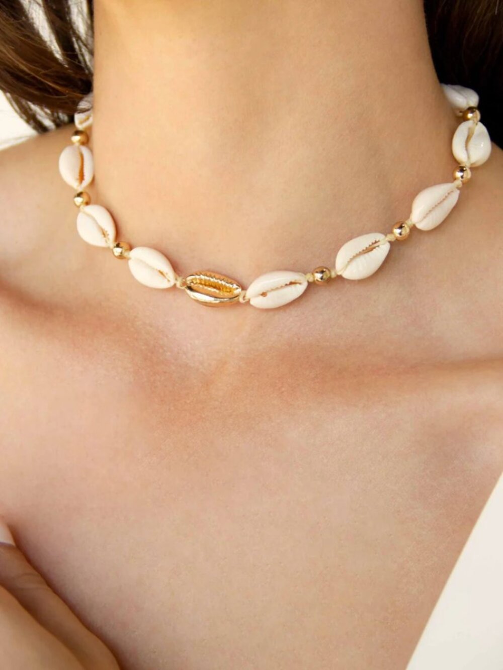 Ettika - Out to Sea Cowrie Shell Necklace - Picture 3 of 5